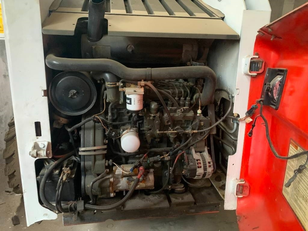 Bobcat S 300 - Mini chargeuse: photos 3 Bobcat S 300 - Mini chargeuse: photos 3
