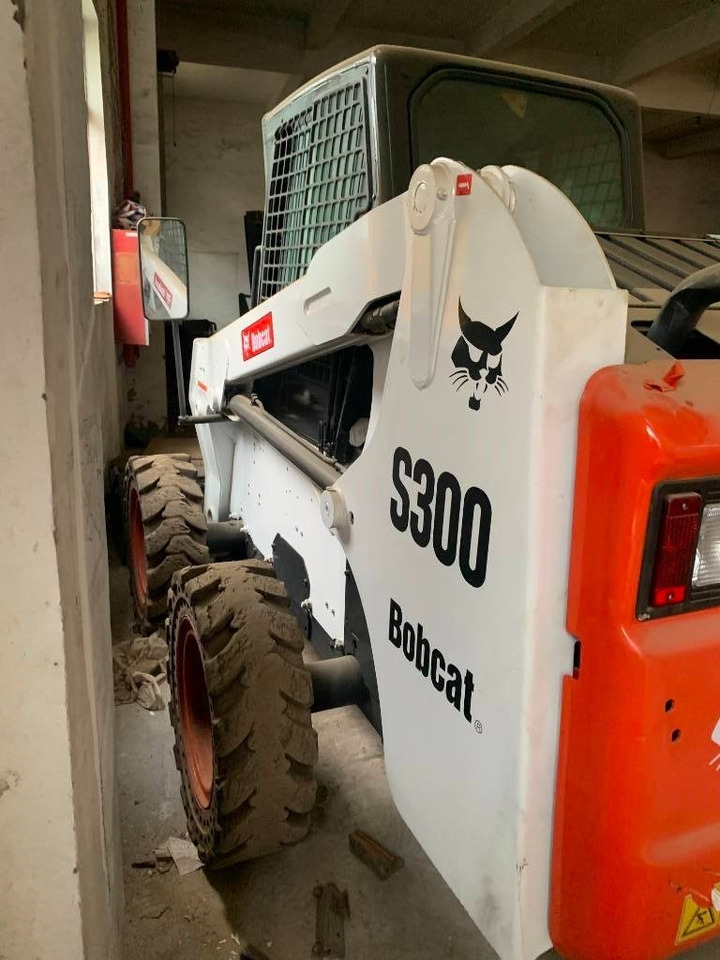 Bobcat S 300 - Mini chargeuse: photos 4 Bobcat S 300 - Mini chargeuse: photos 4
