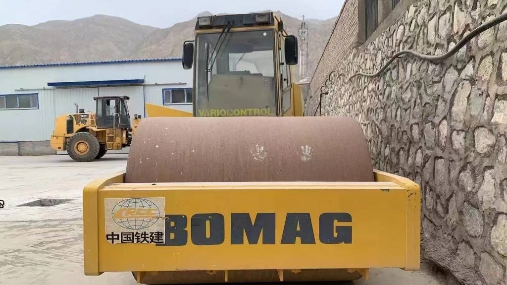 Bomag bw225d-3 - Compacteur à pieds de mouton/ Monocylindre: photos 3 Bomag bw225d-3 - Compacteur à pieds de mouton/ Monocylindre: photos 3