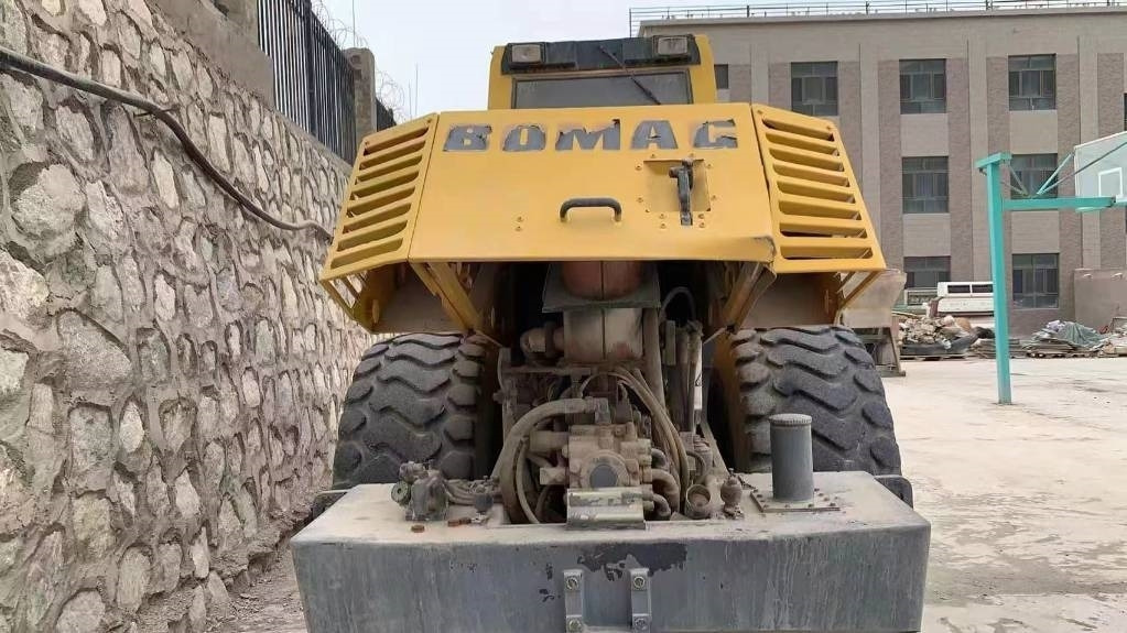 Bomag bw225d-3 - Compacteur à pieds de mouton/ Monocylindre: photos 4 Bomag bw225d-3 - Compacteur à pieds de mouton/ Monocylindre: photos 4