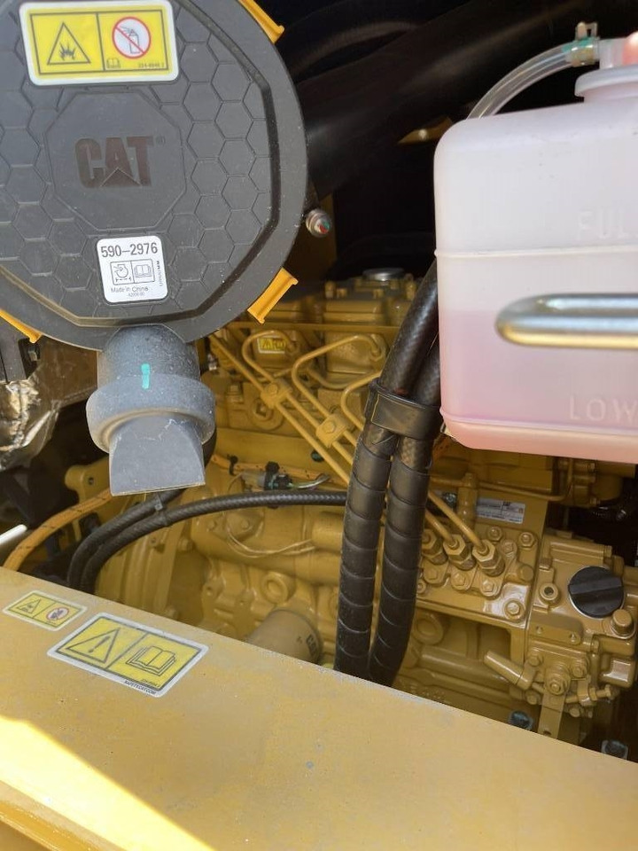 CAT 305.5 - Pelle sur chenille: photos 2 CAT 305.5 - Pelle sur chenille: photos 2