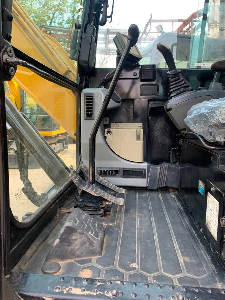 CAT 305.5E2 - Pelle sur chenille: photos 5 CAT 305.5E2 - Pelle sur chenille: photos 5