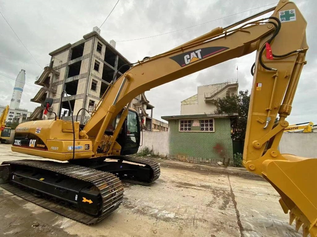CAT 320 C L - Pelle sur chenille: photos 2 CAT 320 C L - Pelle sur chenille: photos 2