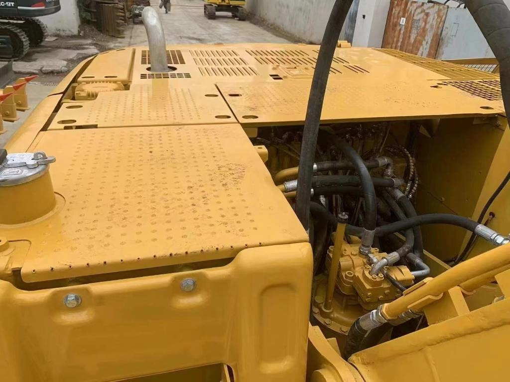 CAT 320 C L - Pelle sur chenille: photos 5 CAT 320 C L - Pelle sur chenille: photos 5