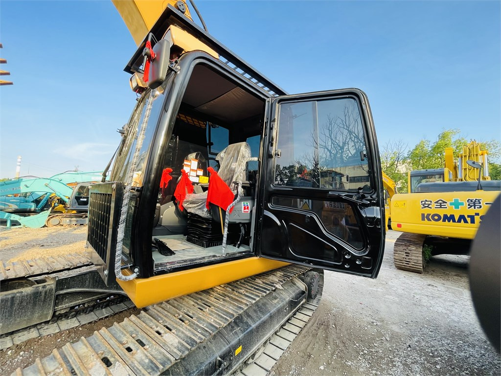CAT 320D2 L - Pelle: photos 3 CAT 320D2 L - Pelle: photos 3