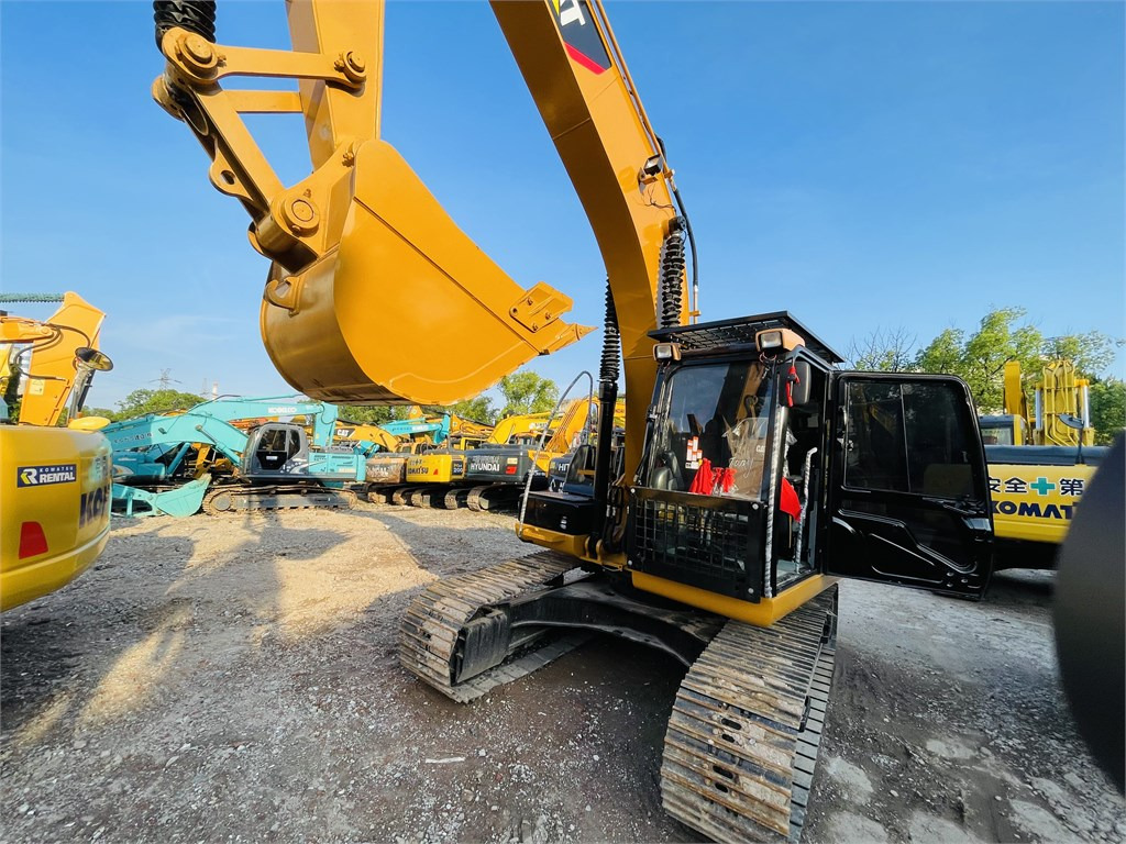 CAT 320D2 L - Pelle: photos 2 CAT 320D2 L - Pelle: photos 2