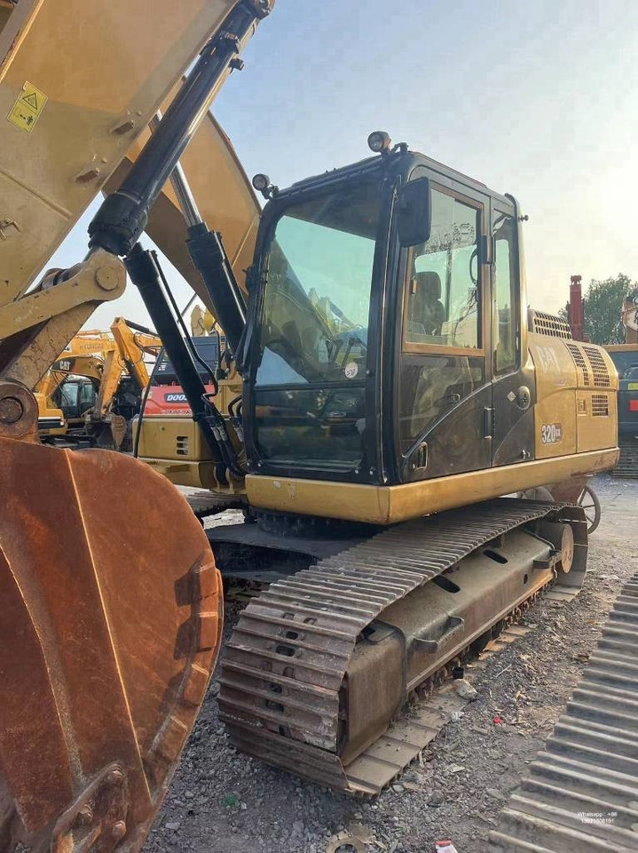 CAT 320gx - Pelle sur chenille: photos 3 CAT 320gx - Pelle sur chenille: photos 3