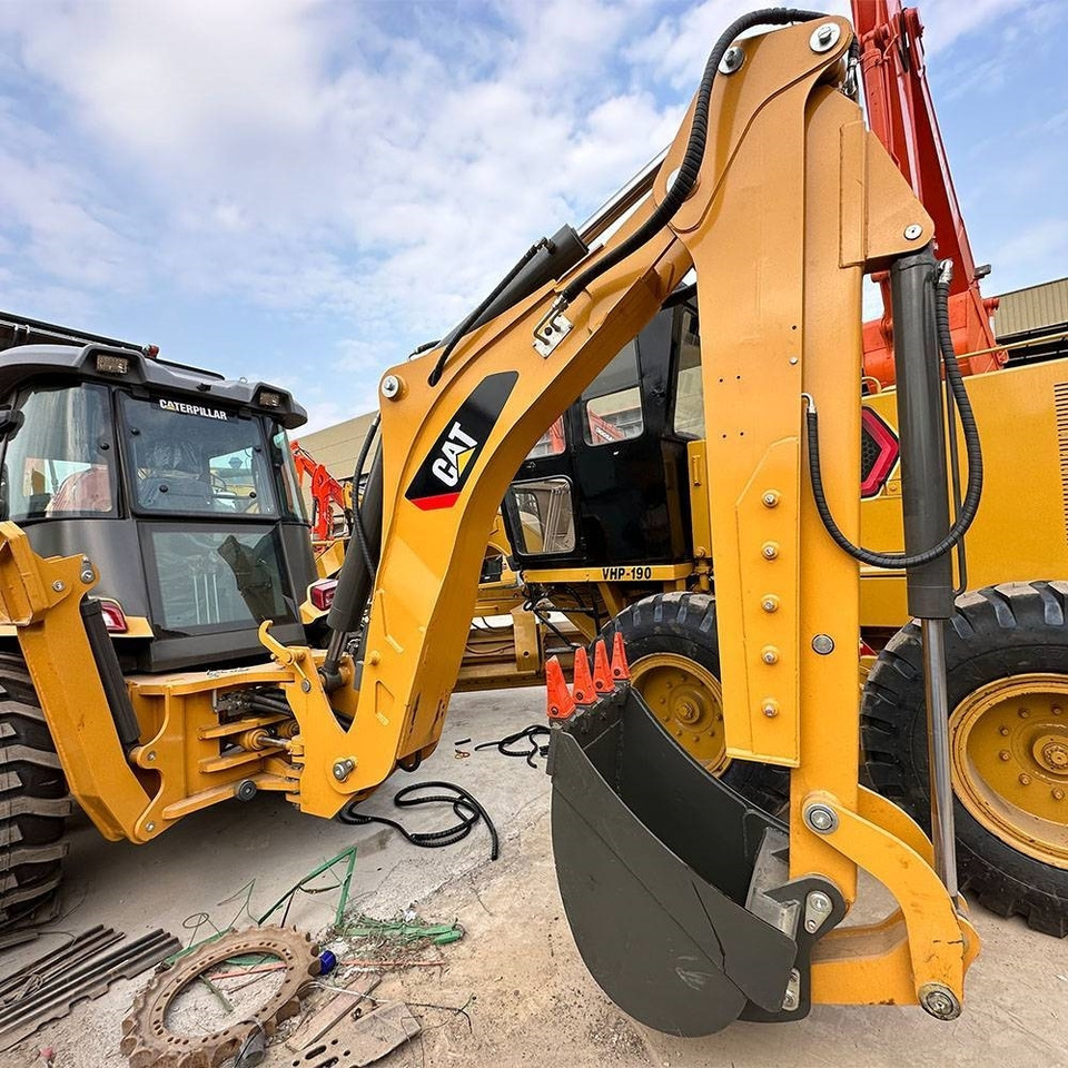CAT 420 F - Tractopelle: photos 2 CAT 420 F - Tractopelle: photos 2