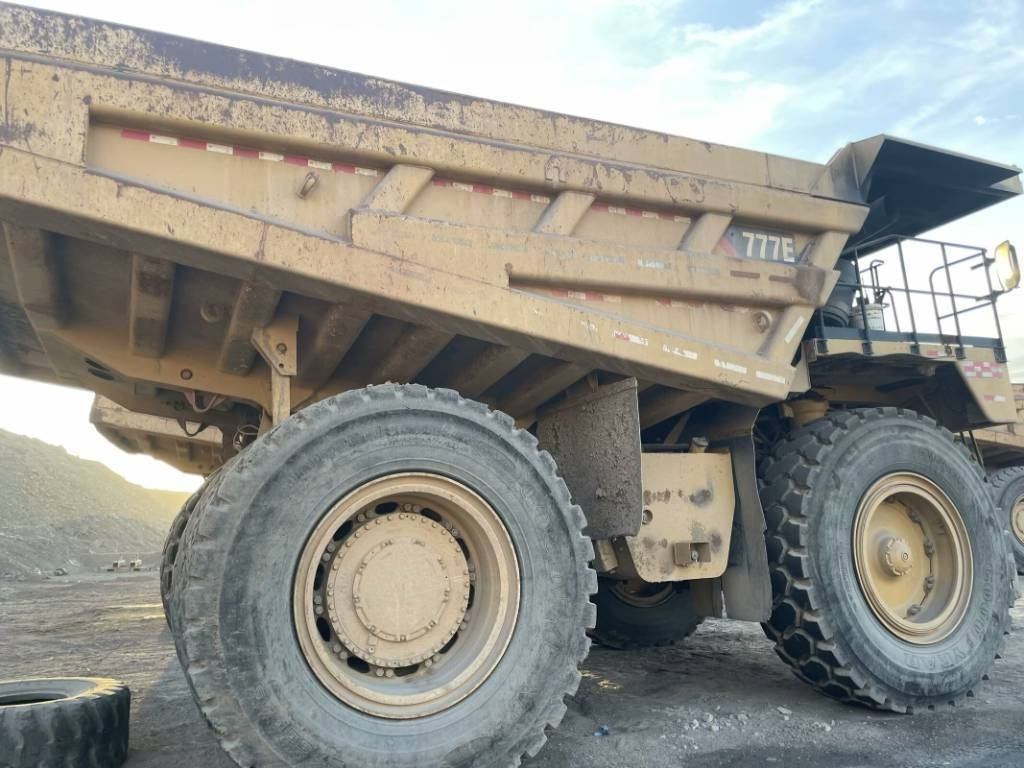 CAT 777e - Tombereau rigide: photos 3 CAT 777e - Tombereau rigide: photos 3