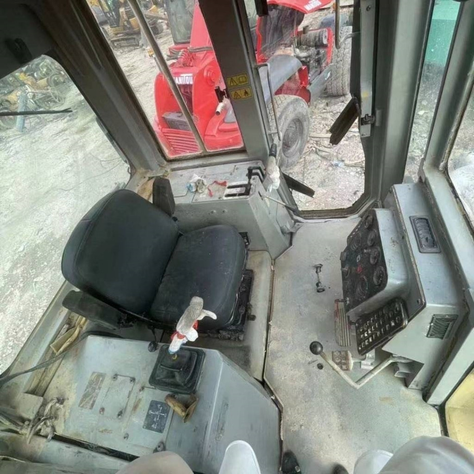 CAT D6G2 XL - Bulldozer: photos 4 CAT D6G2 XL - Bulldozer: photos 4