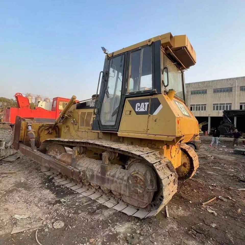 CAT D6G2 XL - Bulldozer: photos 2 CAT D6G2 XL - Bulldozer: photos 2
