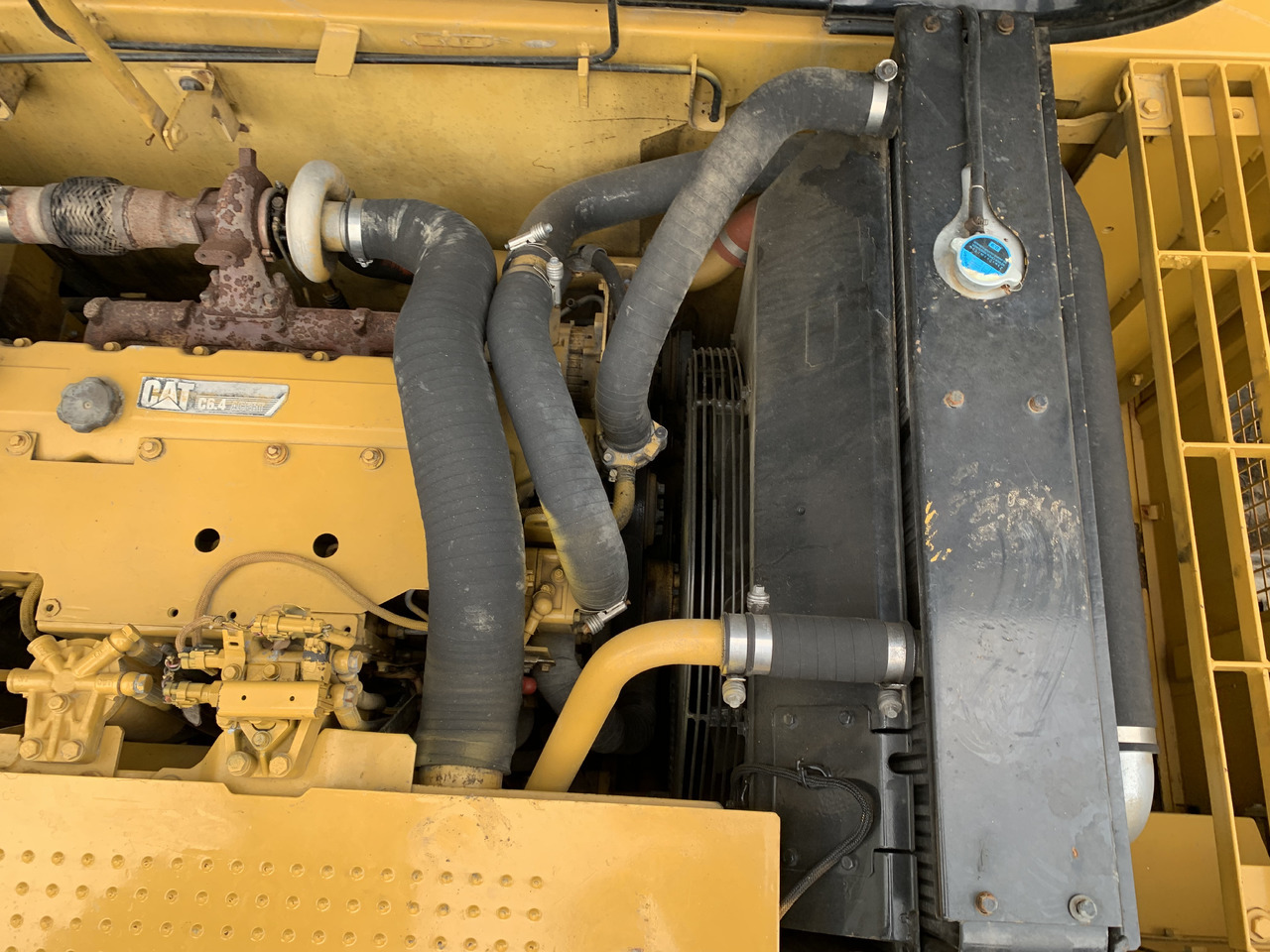 CATERPILLAR 320D2 - Pelle sur pneus: photos 5 CATERPILLAR 320D2 - Pelle sur pneus: photos 5
