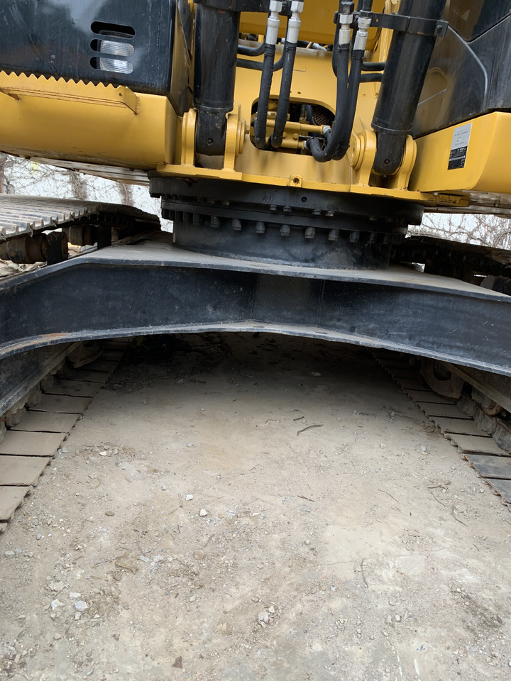 CATERPILLAR 320D2 - Pelle sur pneus: photos 2 CATERPILLAR 320D2 - Pelle sur pneus: photos 2
