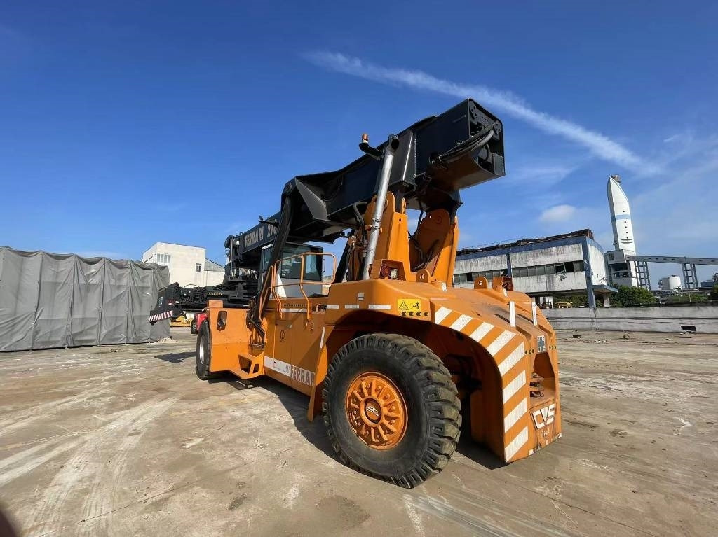 CVS Ferrari F 278.6 - Reach stacker: photos 5 CVS Ferrari F 278.6 - Reach stacker: photos 5