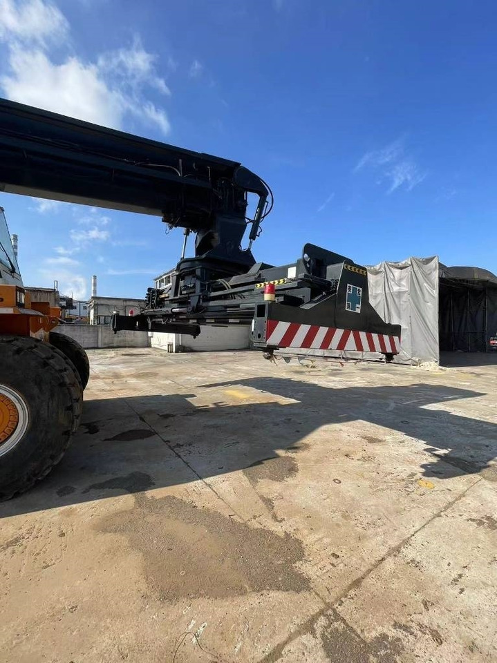 CVS Ferrari F 278.6 - Reach stacker: photos 3 CVS Ferrari F 278.6 - Reach stacker: photos 3