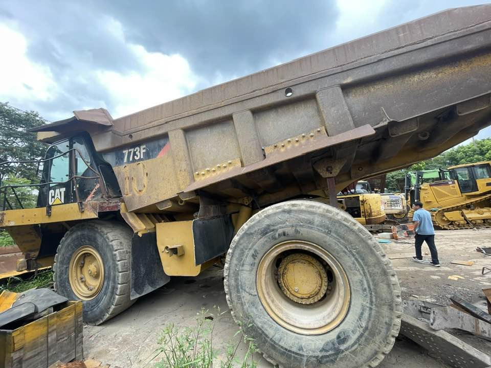 Caterpillar Cat 773f - Tombereau rigide: photos 1 Caterpillar Cat 773f - Tombereau rigide: photos 1
