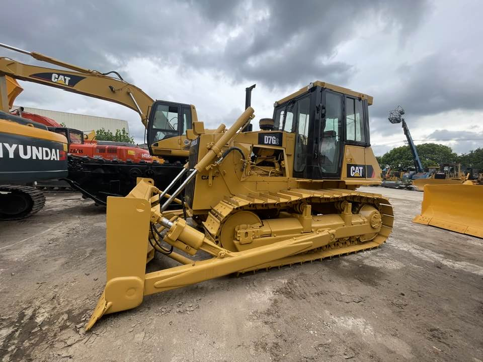 Caterpillar D6G2 LGP - Bulldozer: photos 1 Caterpillar D6G2 LGP - Bulldozer: photos 1