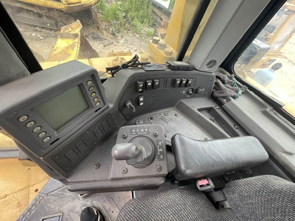 Caterpillar D8T - Bulldozer: photos 5 Caterpillar D8T - Bulldozer: photos 5