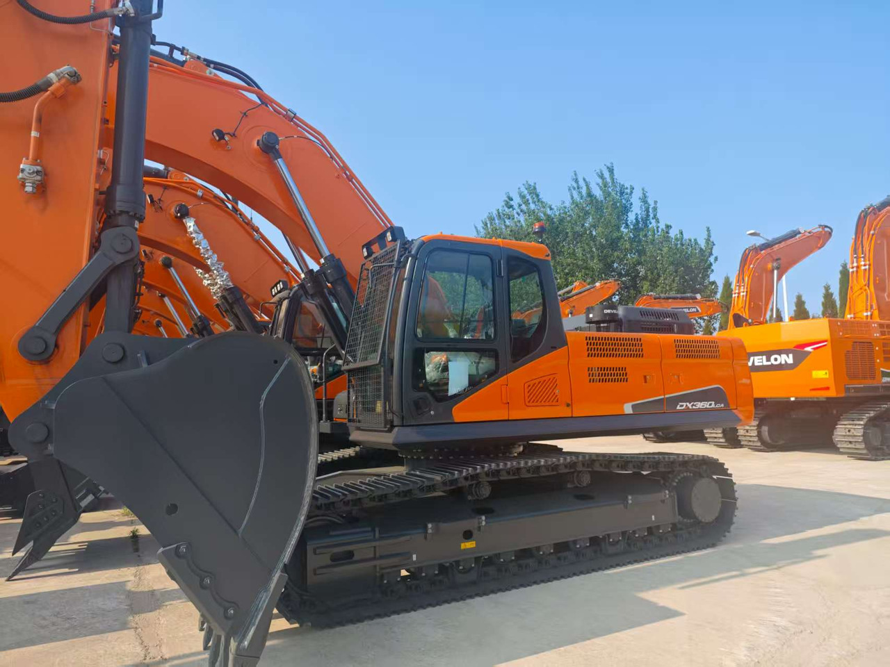 Develon DX360LCA-7M - Pelle sur chenille: photos 1 Develon DX360LCA-7M - Pelle sur chenille: photos 1