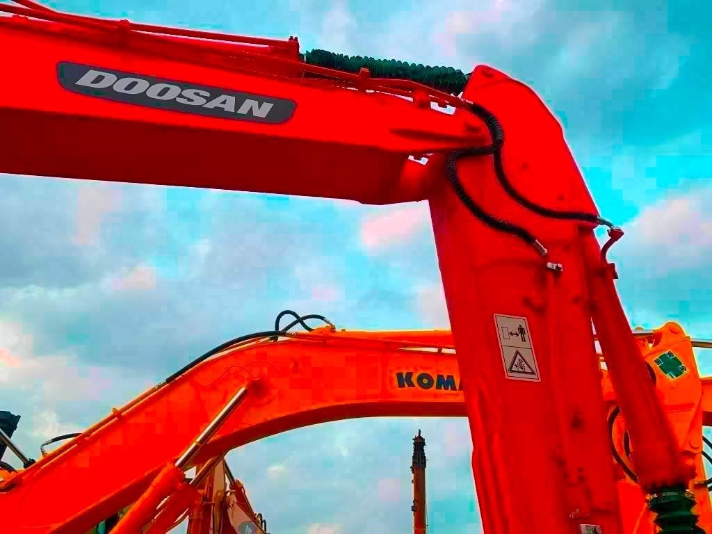 Doosan DX 225 LC - Pelle sur chenille: photos 2 Doosan DX 225 LC - Pelle sur chenille: photos 2