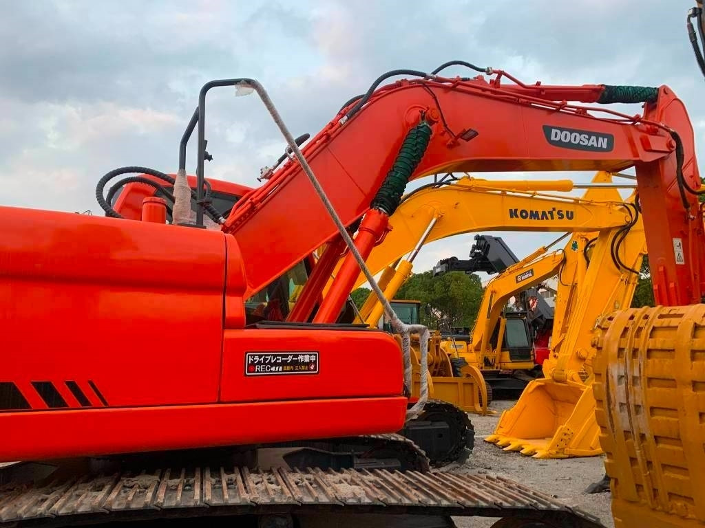 Doosan DX 225 LC - Pelle sur chenille: photos 1 Doosan DX 225 LC - Pelle sur chenille: photos 1