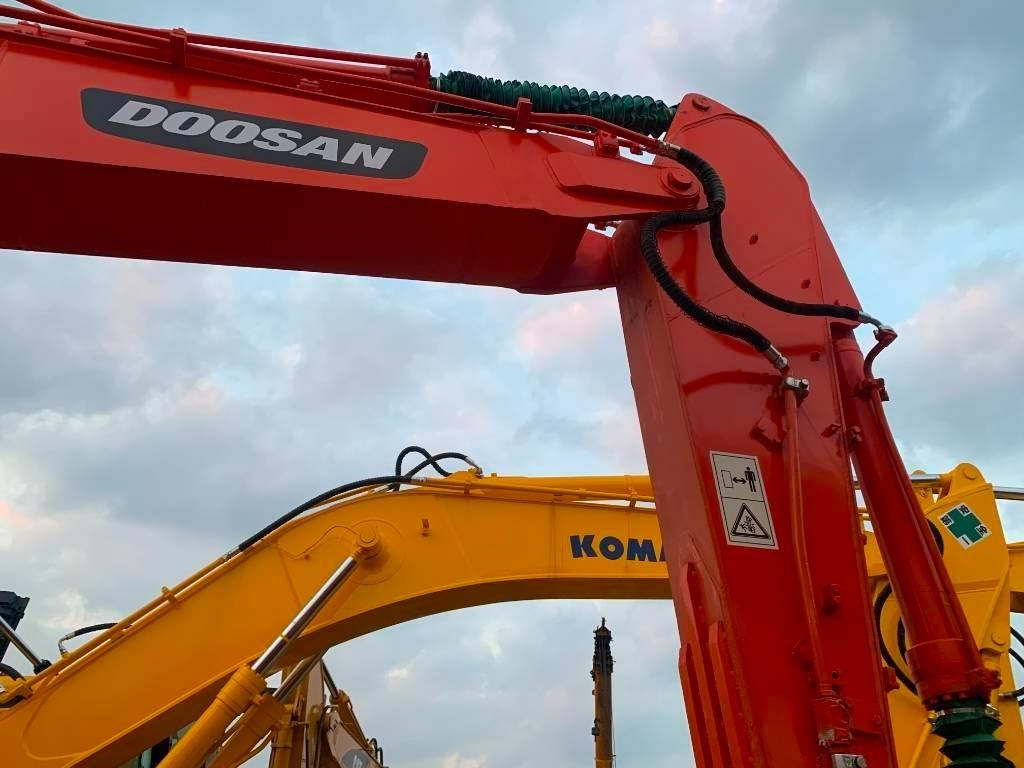 Doosan DX 225 LC - Pelle sur chenille: photos 3 Doosan DX 225 LC - Pelle sur chenille: photos 3
