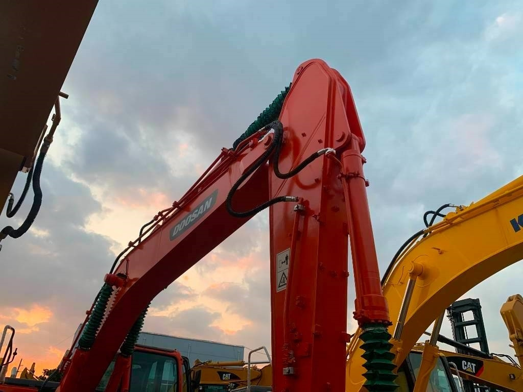 Doosan DX 225 LC - Pelle sur chenille: photos 2 Doosan DX 225 LC - Pelle sur chenille: photos 2