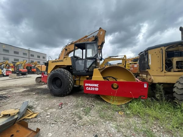 Dynapac Dynapac CA251D HASH(0x55b12a7716e8) - Rouleau compresseur: photos 1 Dynapac Dynapac CA251D HASH(0x55b12a7716e8) - Rouleau compresseur: photos 1