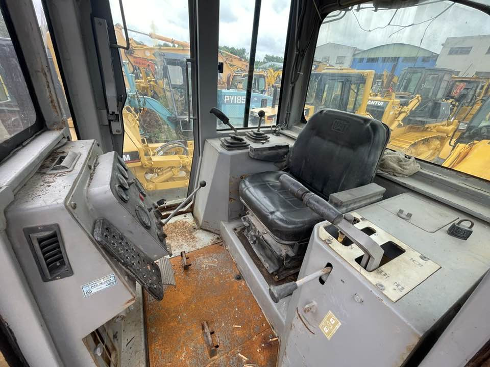 Caterpillar D7G2 LGP - Engins de chantier: photos 4 Caterpillar D7G2 LGP - Engins de chantier: photos 4