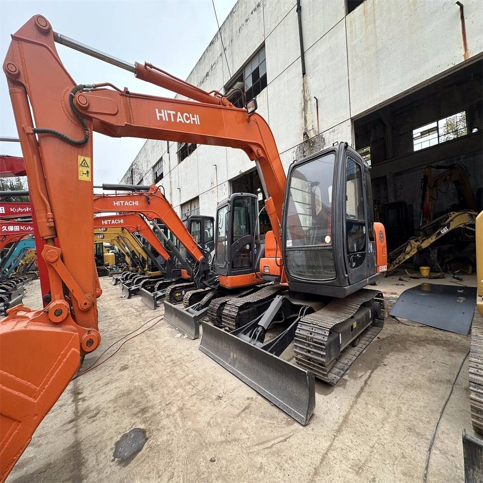 Hitachi EX 60 - Pelle sur chenille: photos 1 Hitachi EX 60 - Pelle sur chenille: photos 1
