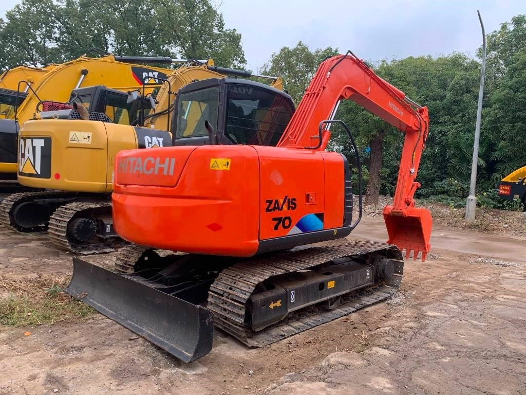 Hitachi Zaxis 70 - Pelle sur chenille: photos 1 Hitachi Zaxis 70 - Pelle sur chenille: photos 1