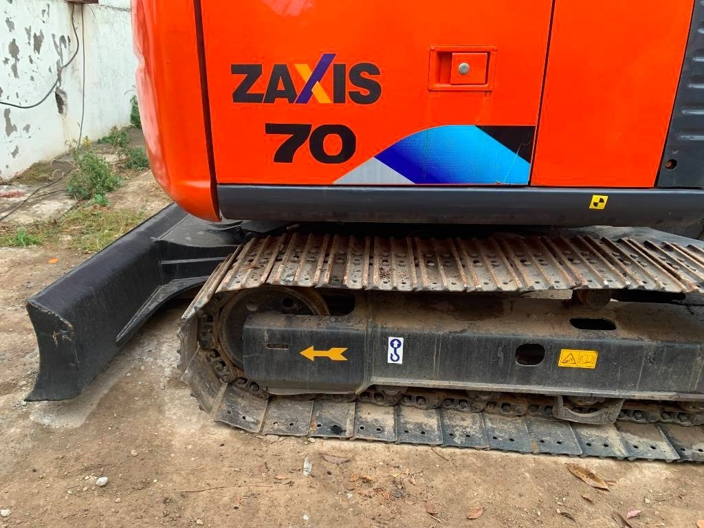 Hitachi Zaxis 70 - Pelle sur chenille: photos 2 Hitachi Zaxis 70 - Pelle sur chenille: photos 2