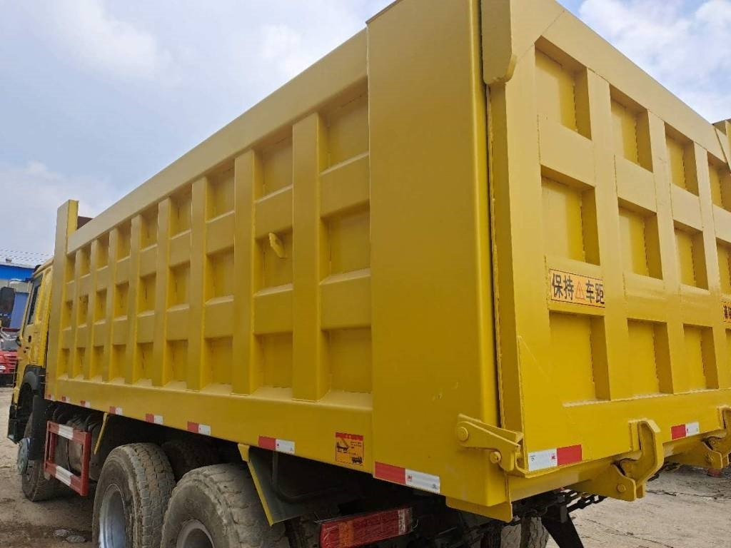 Howo 6X4 - Camion benne: photos 4 Howo 6X4 - Camion benne: photos 4