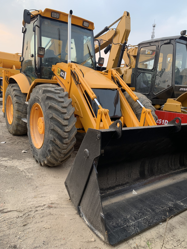 JCB 4CX - Chargeuse sur pneus: photos 2 JCB 4CX - Chargeuse sur pneus: photos 2