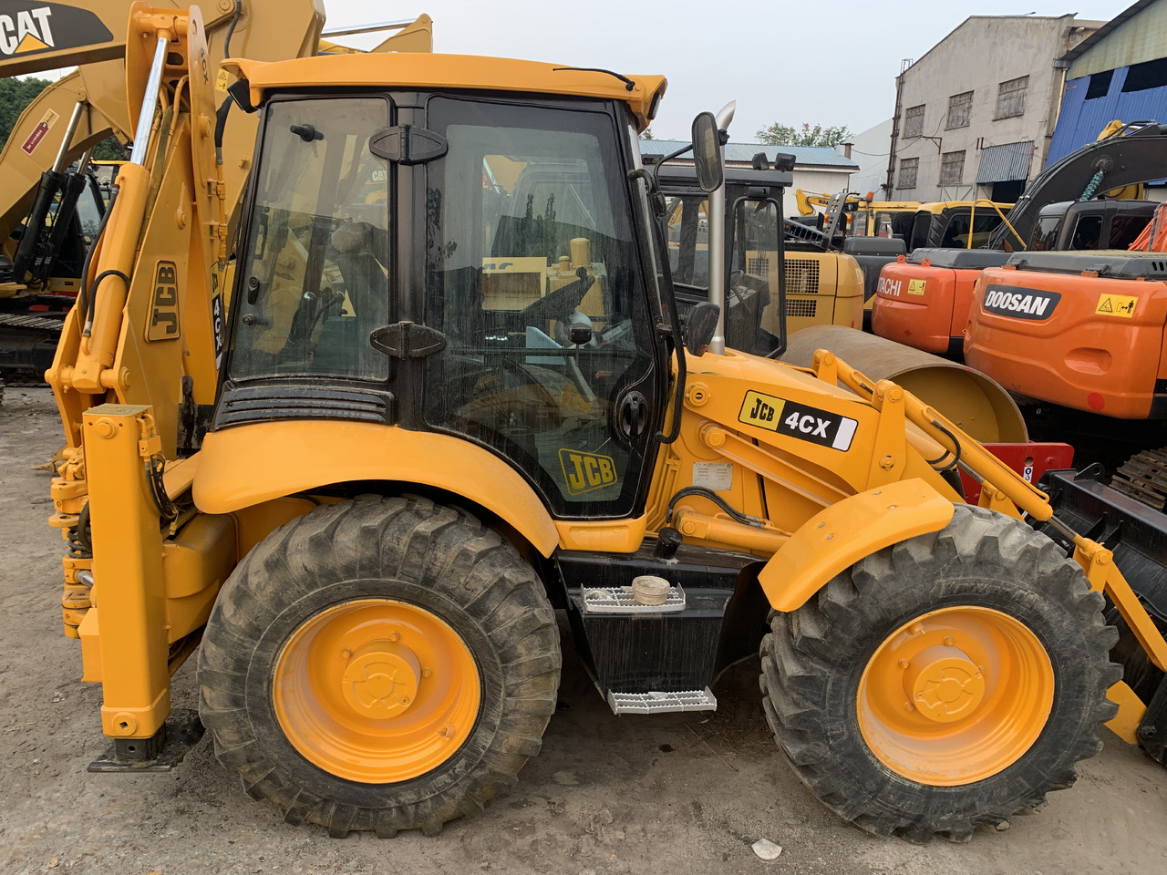 JCB 4CX - Chargeuse sur pneus: photos 5 JCB 4CX - Chargeuse sur pneus: photos 5