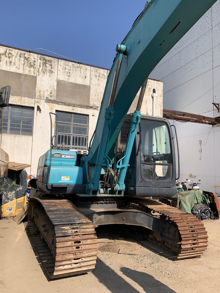 KOBELCO SK210LC-8 - Pelle sur chenille: photos 4 KOBELCO SK210LC-8 - Pelle sur chenille: photos 4
