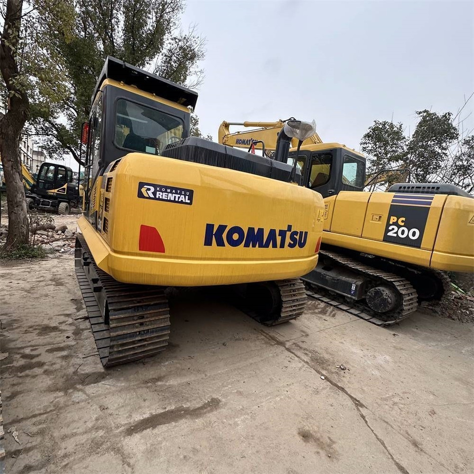 Komatsu PC 130-7 - Pelle sur chenille: photos 2 Komatsu PC 130-7 - Pelle sur chenille: photos 2