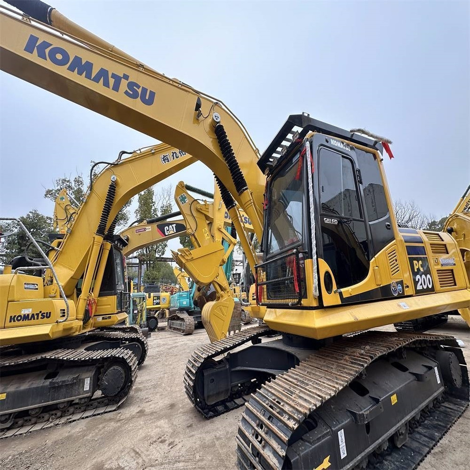 Komatsu PC 200 - Pelle sur chenille: photos 3 Komatsu PC 200 - Pelle sur chenille: photos 3