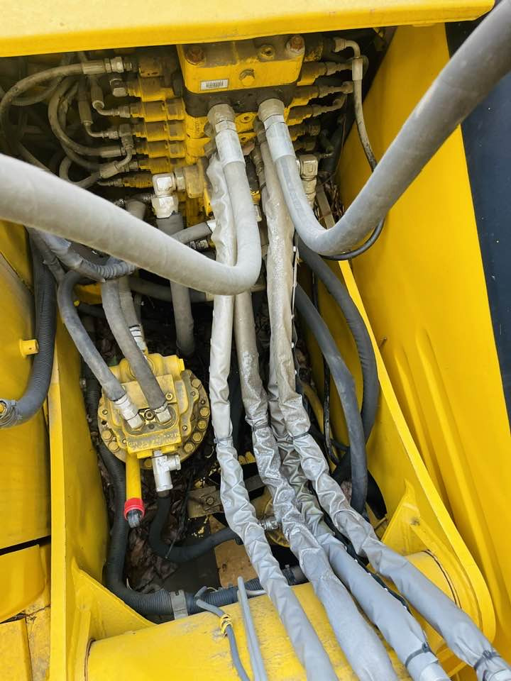 Komatsu PC130-8 - Mini pelle: photos 2 Komatsu PC130-8 - Mini pelle: photos 2