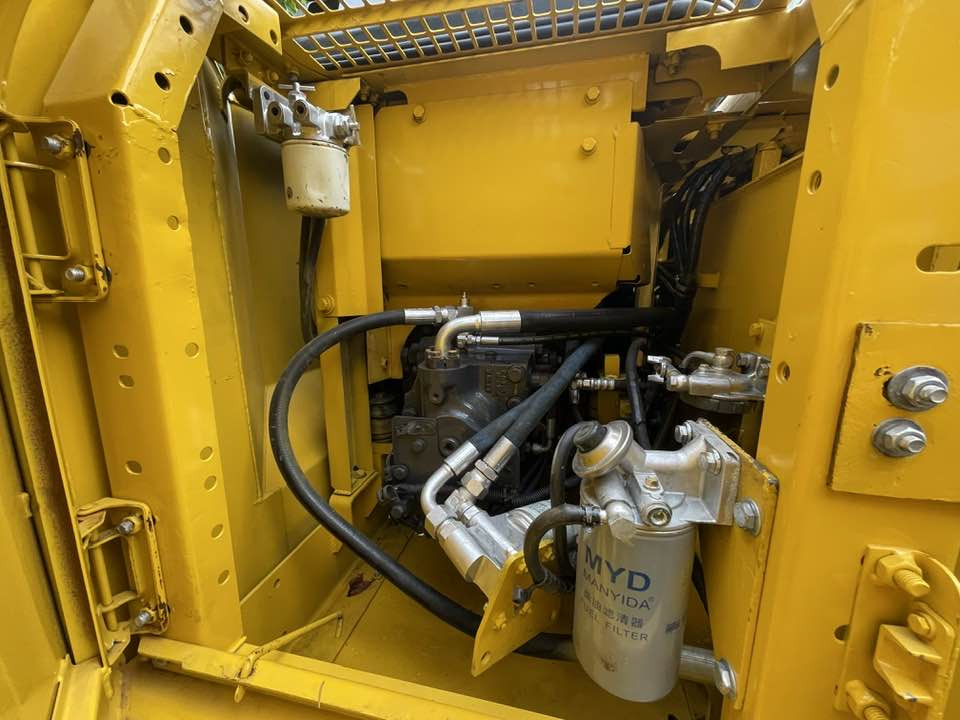 Komatsu PC130 - Mini pelle: photos 4 Komatsu PC130 - Mini pelle: photos 4