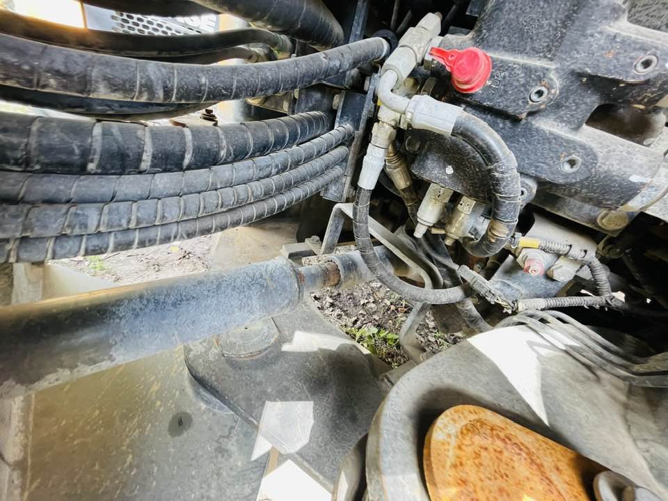 Komatsu WA380-8 - Chargeuse sur pneus: photos 4 Komatsu WA380-8 - Chargeuse sur pneus: photos 4