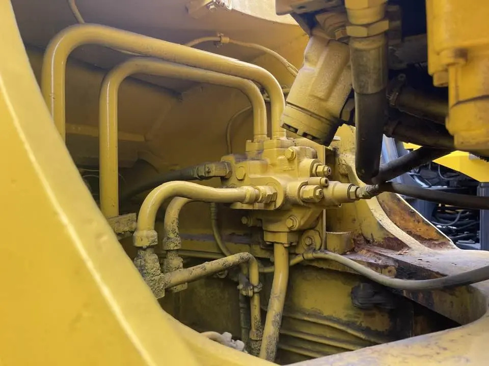 Komatsu WA470 - Chargeuse sur pneus: photos 4 Komatsu WA470 - Chargeuse sur pneus: photos 4
