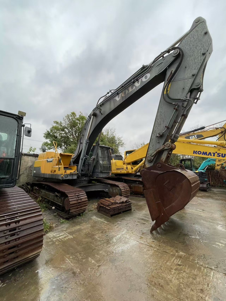 VOLVO EC380DL - Pelle sur pneus: photos 2 VOLVO EC380DL - Pelle sur pneus: photos 2