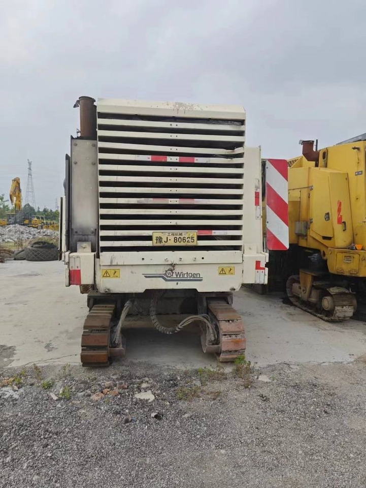 Wirtgen W2000 - Fraiseuse à froid: photos 4 Wirtgen W2000 - Fraiseuse à froid: photos 4