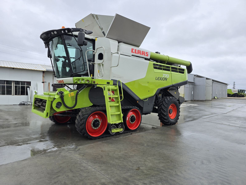 Claas Lexion 770 tt - Moissonneuse-batteuse: photos 1 Claas Lexion 770 tt - Moissonneuse-batteuse: photos 1