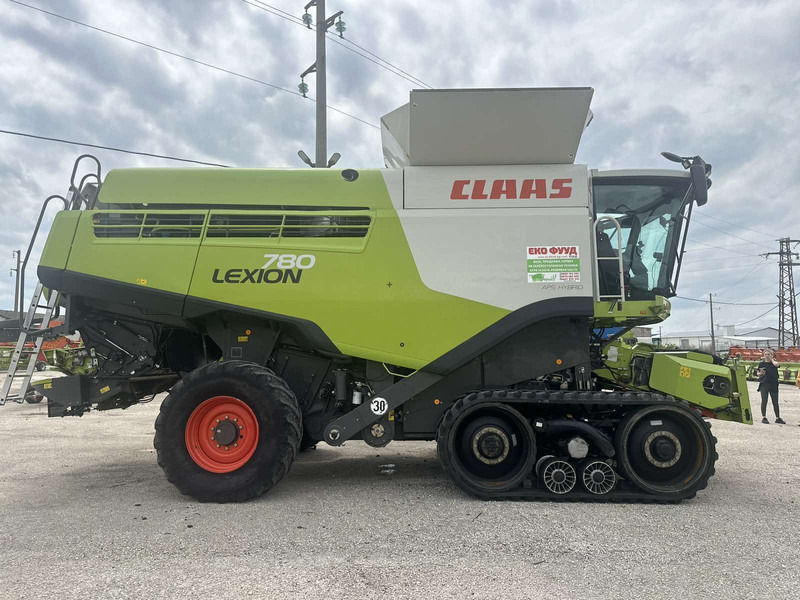 Claas Lexion 780 TT - Moissonneuse-batteuse: photos 1 Claas Lexion 780 TT - Moissonneuse-batteuse: photos 1