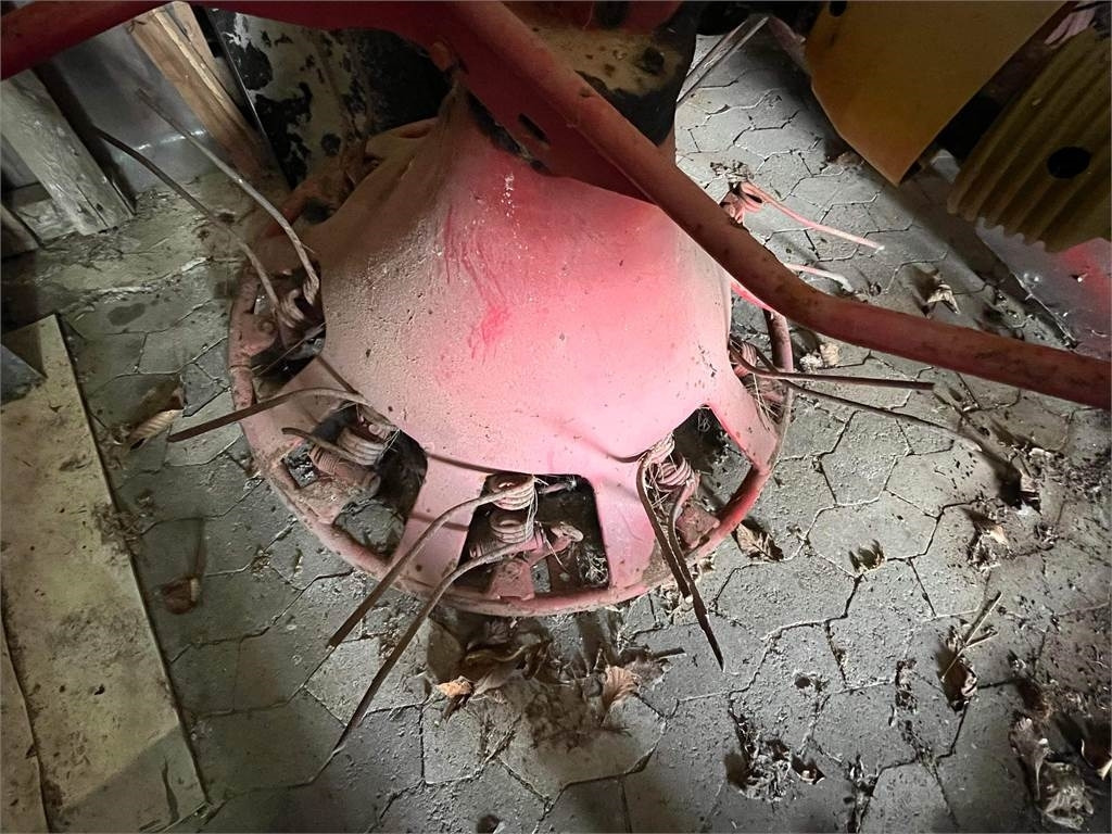 Deutz-fahr 2 ROTORS - Faneuse: photos 4 Deutz-fahr 2 ROTORS - Faneuse: photos 4