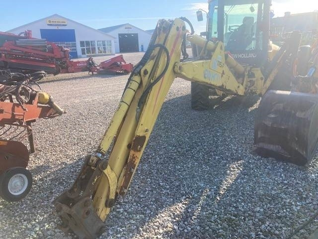 New Holland LB 115B - Tractopelle: photos 3 New Holland LB 115B - Tractopelle: photos 3