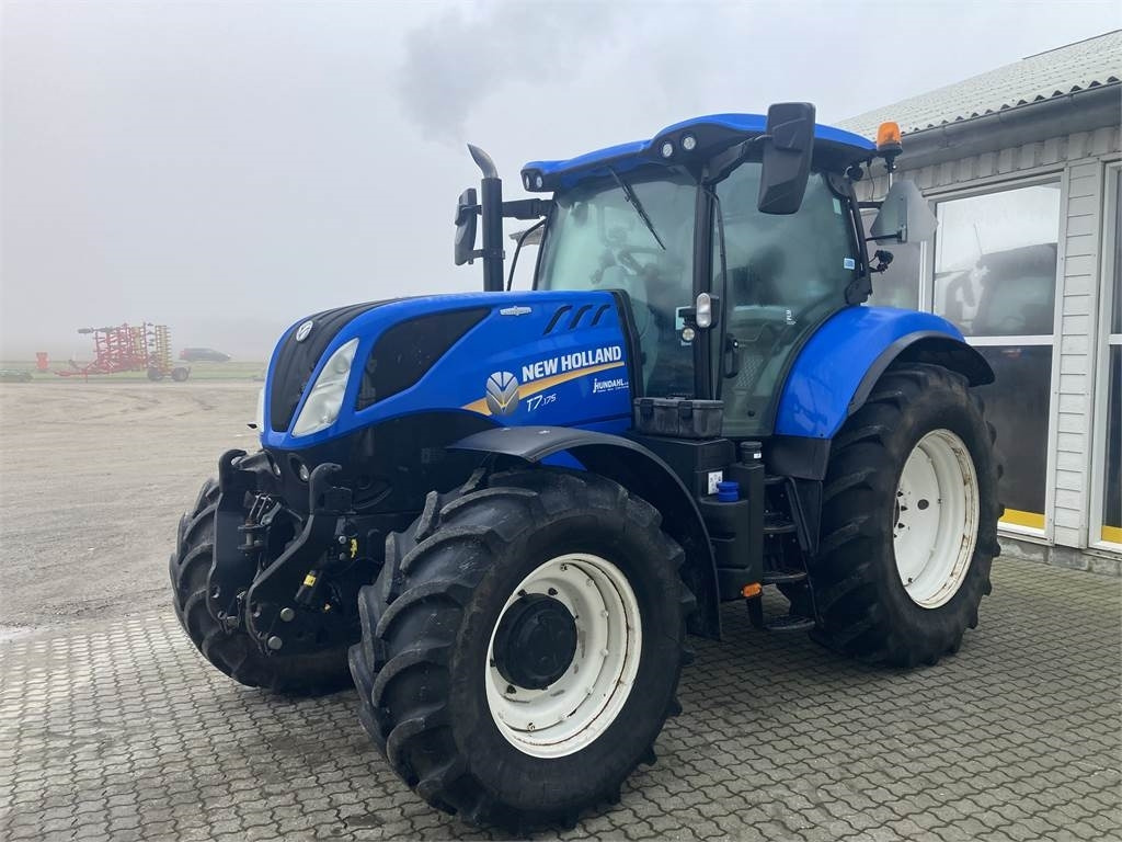 New Holland T7.175 AC MY 18 - Tracteur agricole: photos 3 New Holland T7.175 AC MY 18 - Tracteur agricole: photos 3