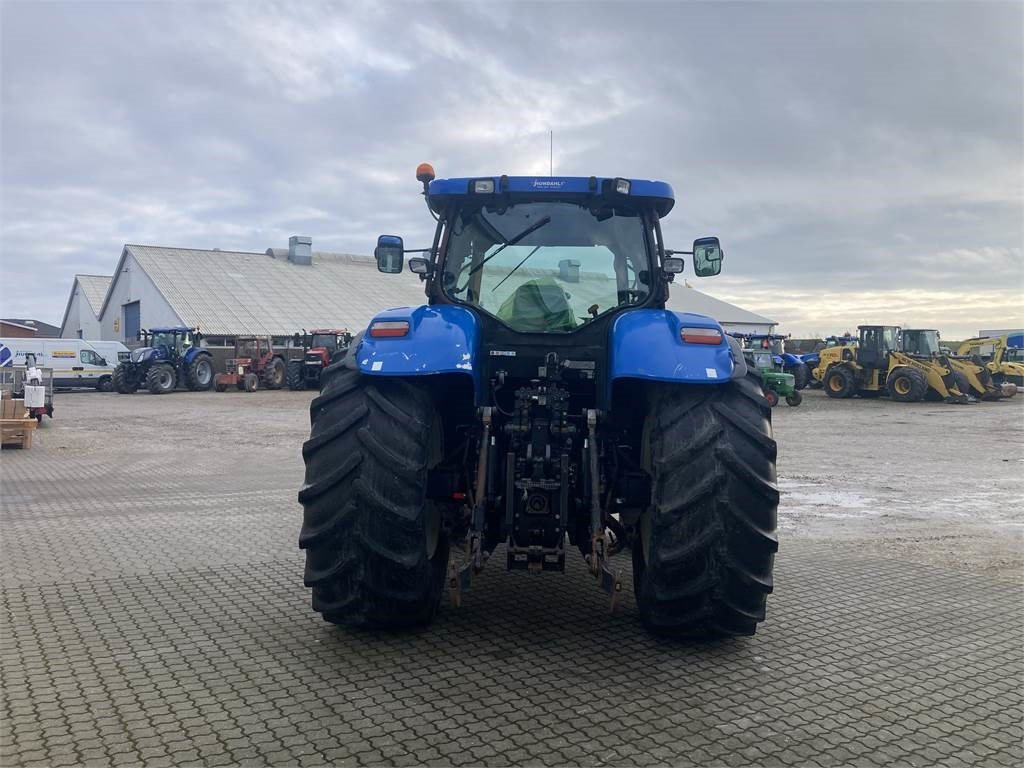 New Holland T7050 - Tracteur agricole: photos 4 New Holland T7050 - Tracteur agricole: photos 4